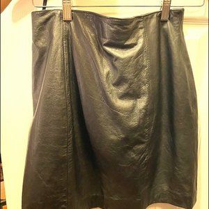 WILSON'S LEATHER SKIRT--BLACK--SIZE 10